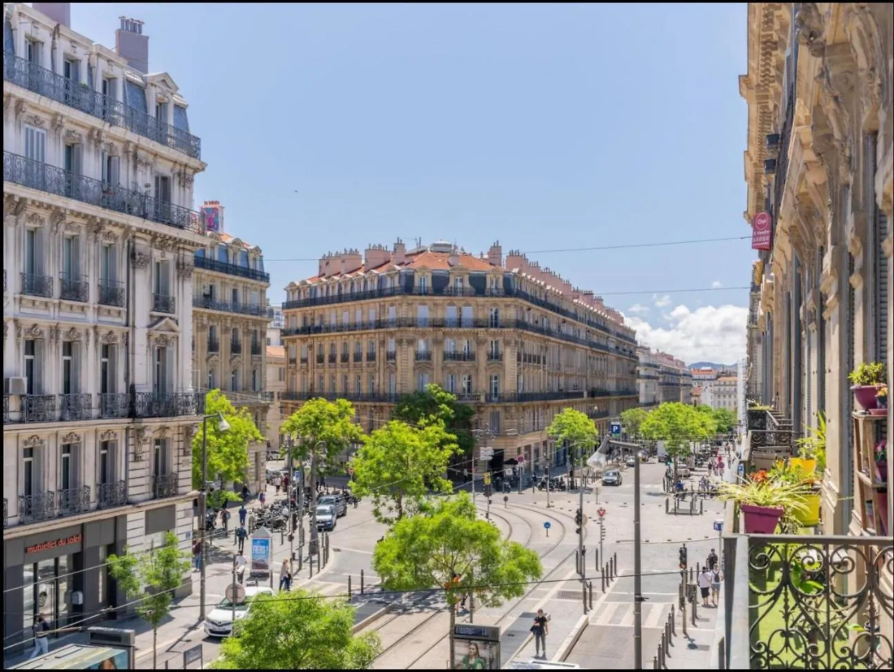 Appart Sur La Rue De La Republique Marseille 0*,  France